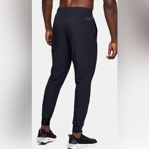 Under Armour joggers/ Men’s/ activewear/ workout/large/black